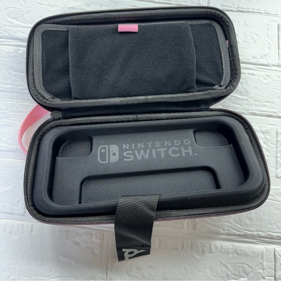 Nintendo Switch Super Mario Deluxe Travel Case Princess Peach Daisy - Picture 7 of 10